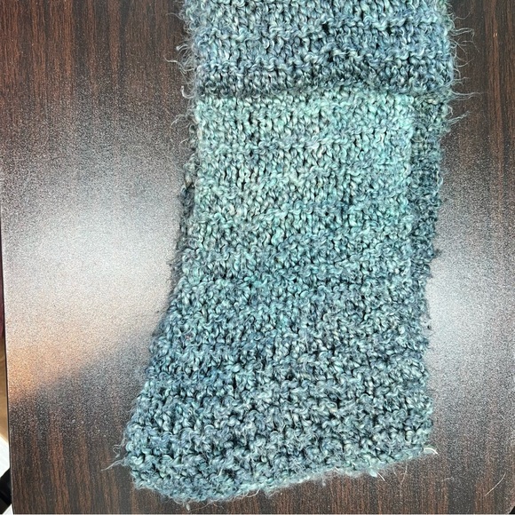 Handmade scarf - blue to teal to green colors - Picture 5 of 5